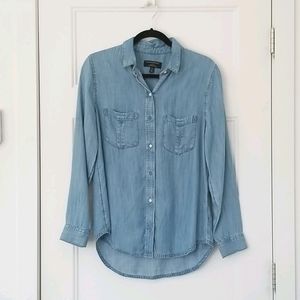 💕Banana Republic Light Denim Shirt